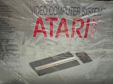 Atari 2600 più giochi retrogaming