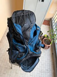 Zaino blu nero trekking