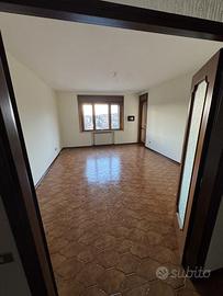 Grande appartamento zona residenziale su due piani