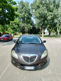 Lancia delta 2.0 mjt platino 165 cv dpf