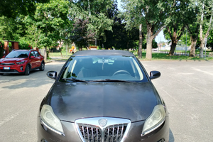 Lancia delta 2.0 mjt platino 165 cv dpf