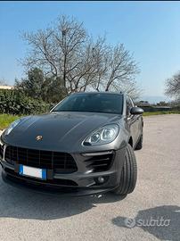 Porsche Macan S