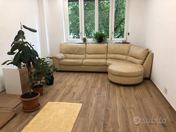 Divano in vera pelle angolare modello Klaus