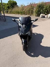 T MAX 560 2023