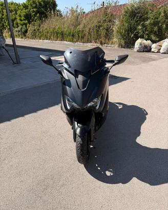 T MAX 560 2023