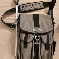 Oakley borsa tracolla verticale