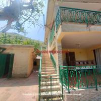 Casa, Santa Cristina Gela.