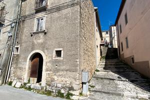 Casa indipendente da ristrutturare