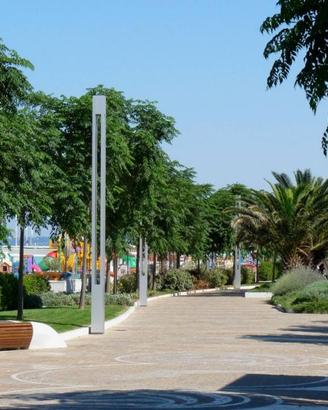Palazzo / Stabile di 1000 m² con più di 5 locali a