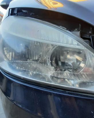 TATA INDIGO STATION WAGON 2009 - FARO ANTERIORE DE