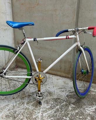 BICICLETTA CUSTOM A SCATTO FISSO
