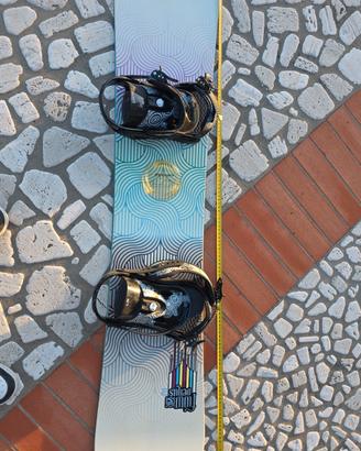 Tavola da snowboard completa di attacchi 