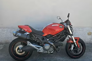 Ducati Monster 696+ 2010