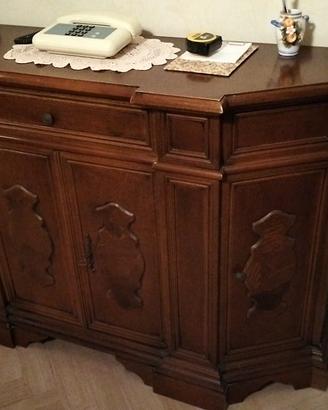 Credenza in legno stile classico