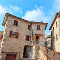 Casa di paese nel parco della valserra