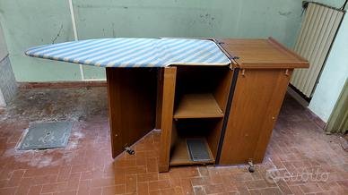 Asse da stiro con mobile