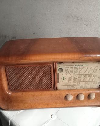 Radio Vintage "Magnadyne" (anni 50)