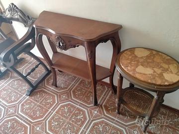 sedia più due tavolini