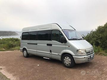 Autobus minibus Renault Master 16 posti