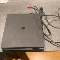 Ps4 con 2 Joistick e giochi (mai usati )