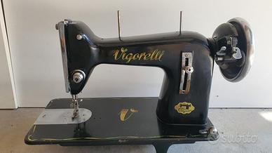 Macchina da cucire d’epoca  Vigorelli Pavia