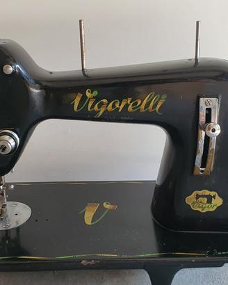 Macchina da cucire d’epoca  Vigorelli Pavia