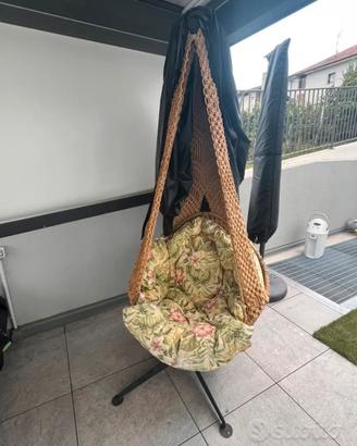 Poltrona sospesa in macramè