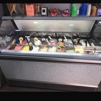 Vetrina gelati isa 18 gusti