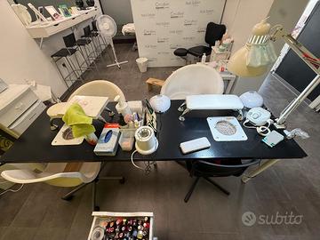 Tavolo lavoro con 4 sedie