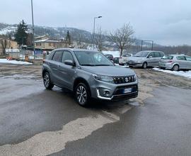Suzuki Vitara hybrid, neo patentati, 4x4, cambio m