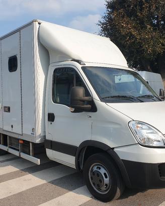 iveco daily camper  anticipo  12.000  euro nolo