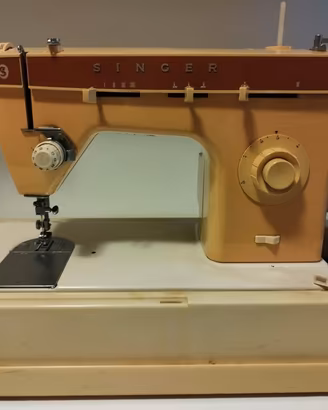 Macchina da cucire Singer vintage anni 70