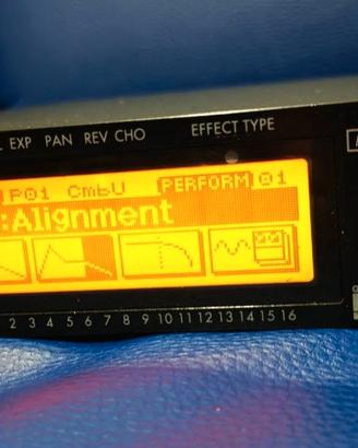 Korg N1R, alimentatore, da vetrina