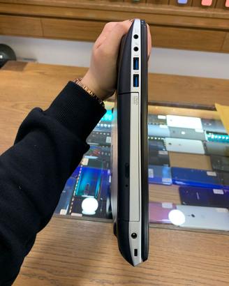 ASUS N56V 8GB RAM  240GB -A110