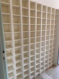 Scaffali libreria bianchi GNEDBY di Ikea