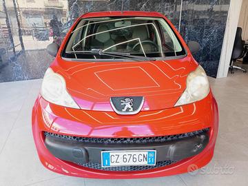 PEUGEOT 107 1.0 5 porte AMIC1