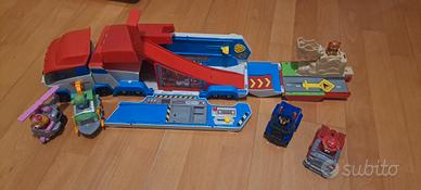 camion paw patrol con 4 personaggi 