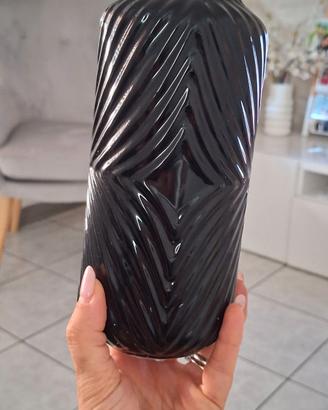 Vaso nero in ceramica