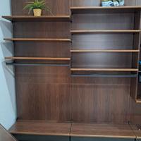Arredamento negozio abbigliamento.