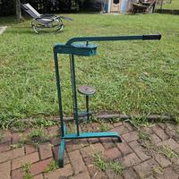 Attrezzatura vendemmia tappatrice