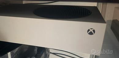 Xbox series s + 2 joystick originali