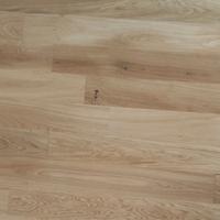 Parquet rovere rustico tradizionale in STOCK