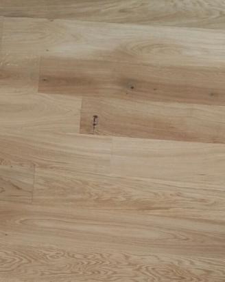 Parquet rovere rustico tradizionale in STOCK
