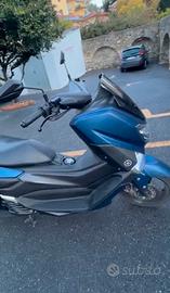 Scooter yamah 125 nmax particolari blu opaco