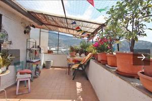 TAGGIA Bilocale con ampia terrazza e scorcio mare