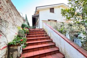 Villa bifamiliare Imperia [Cod. rif 703VRG]