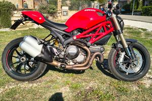 Ducati Monster 1100 evo