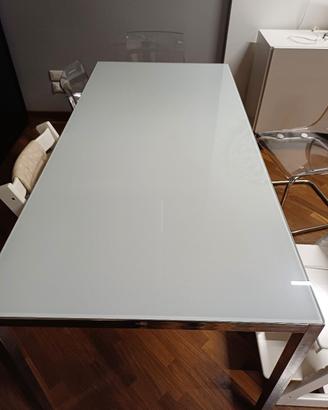 Tavolo Ikea in vetro e acciaio