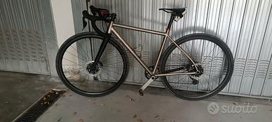 Gravel titanio