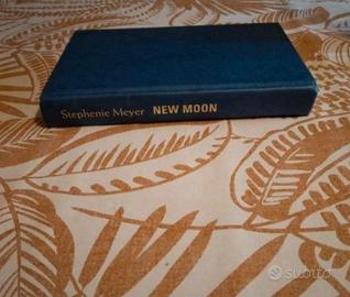 libro NEW Moon